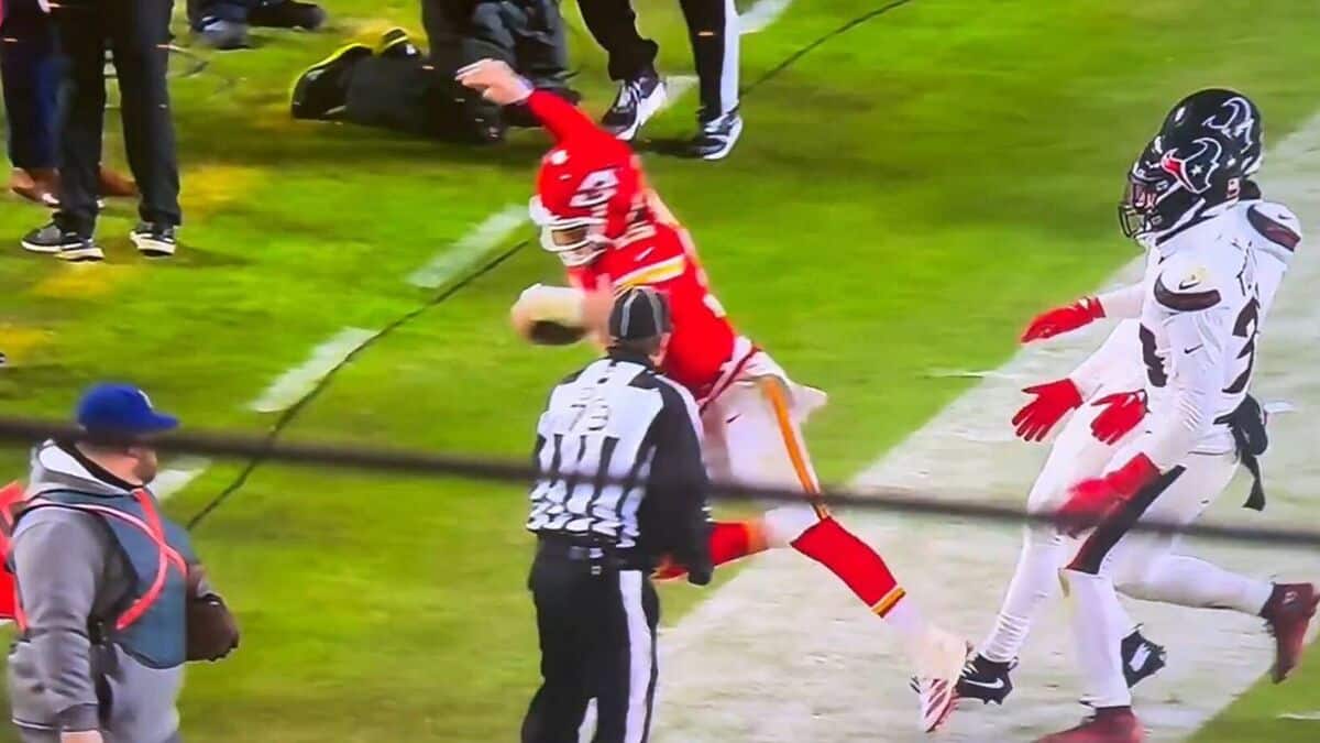 Disgusted' Dave Portnoy calls Mahomes out for 'LeBron flop' - Football - Sports - Daily Express US